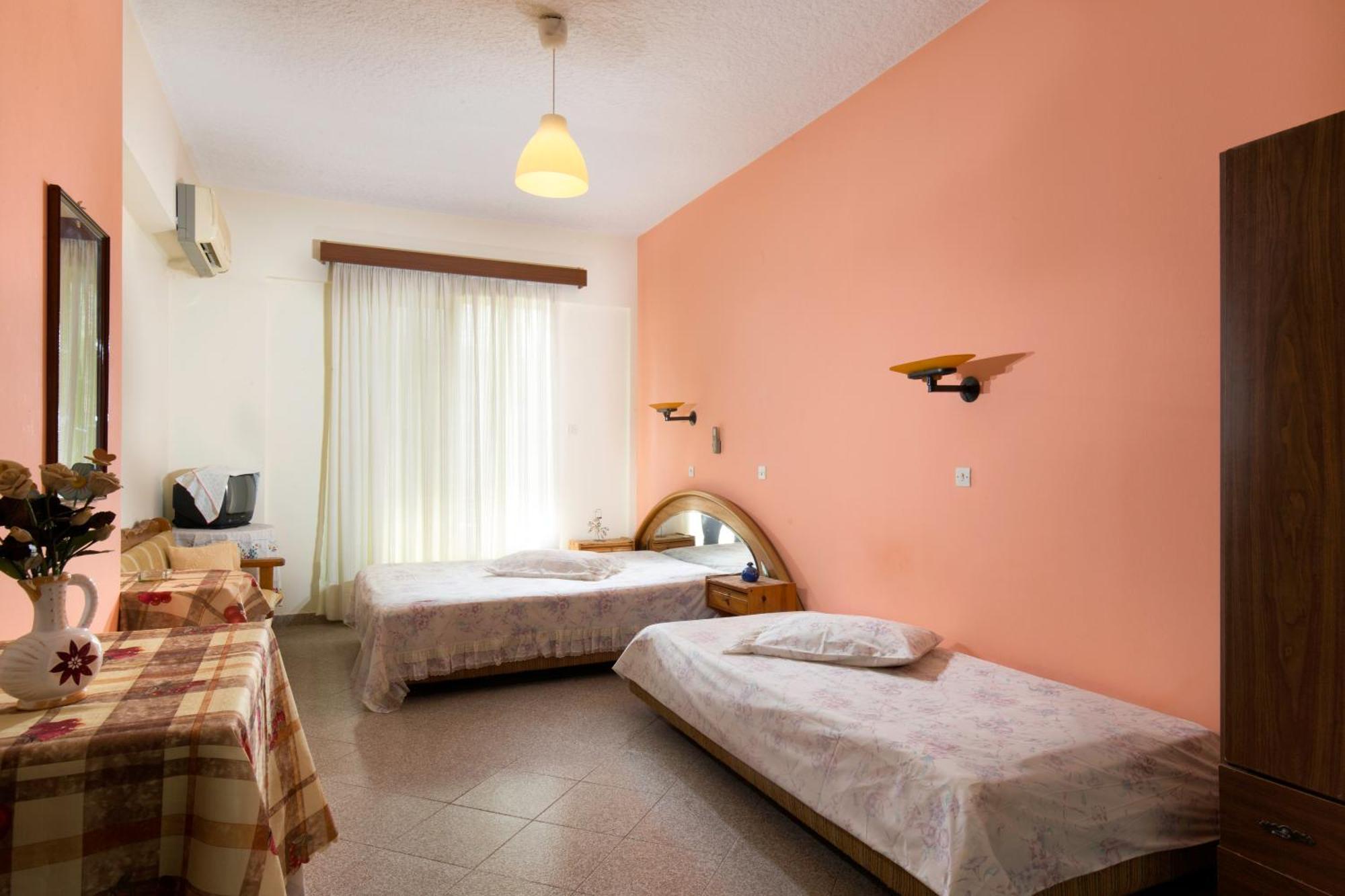 Leilighet Cozy Archangelos With Private Parking *