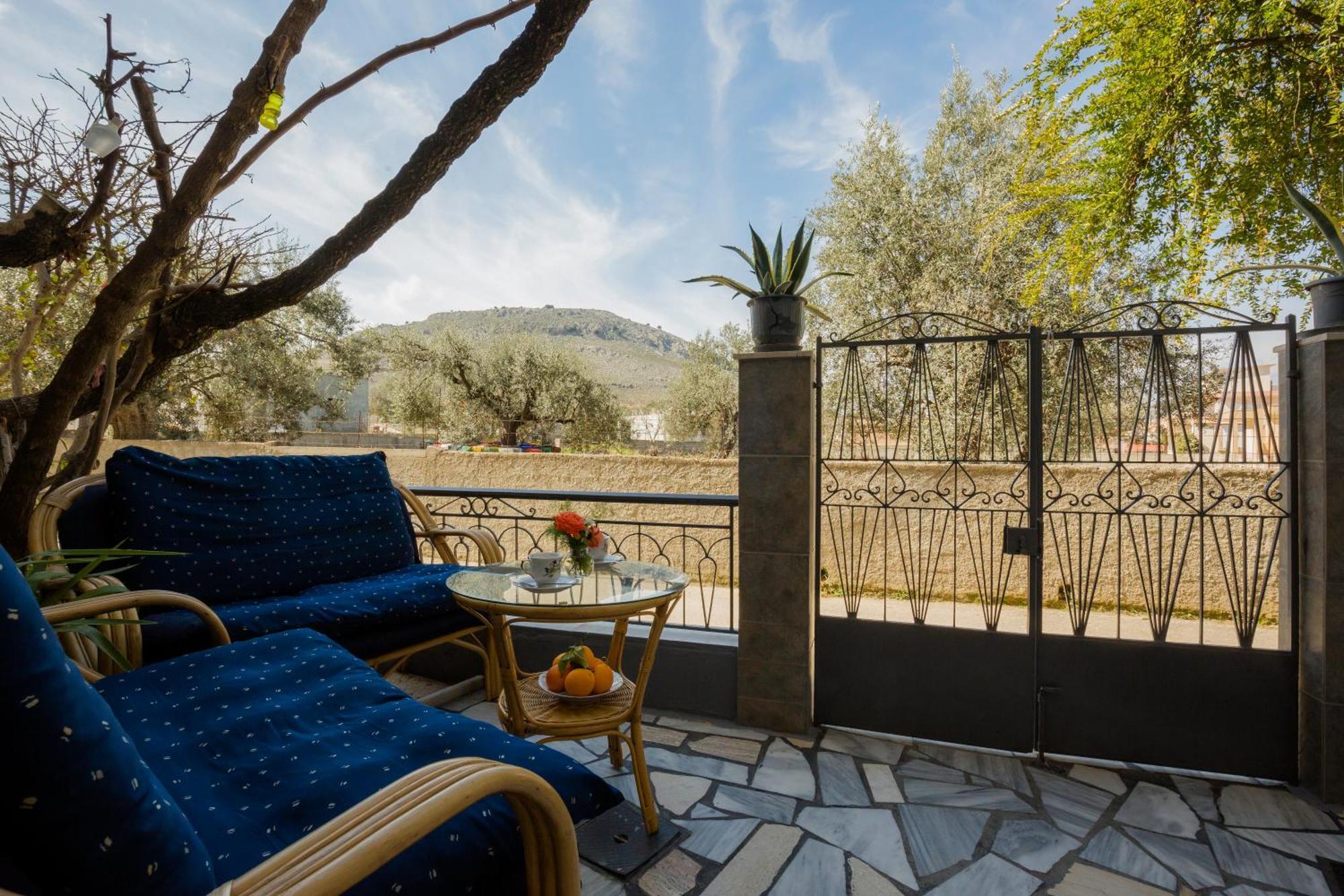 Cozy Archangelos With Private Parking Leilighet *