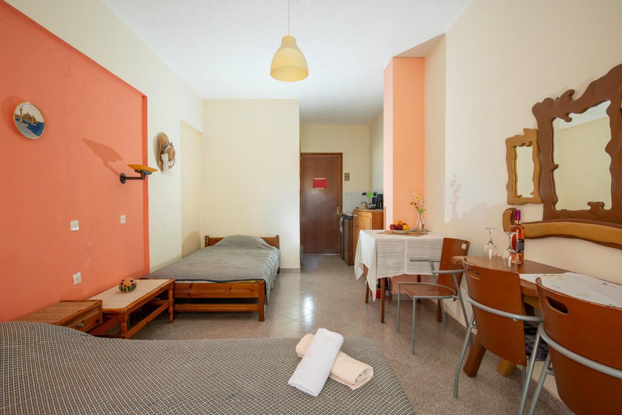 Cozy Archangelos With Private Parking Leilighet